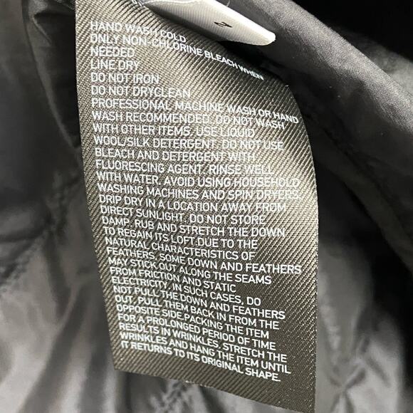 Uniqlo Down Packable Ultra Lightweight  Black Vest Women's  Size XS - Picture 6 of 7